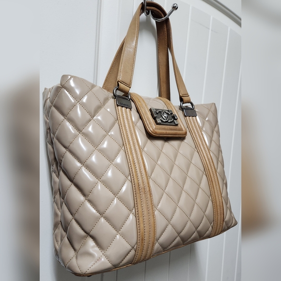 CHANEL Boy Diamond Quilt Patent Leather Tote 16 Series RARE - Picture 1 of 16
